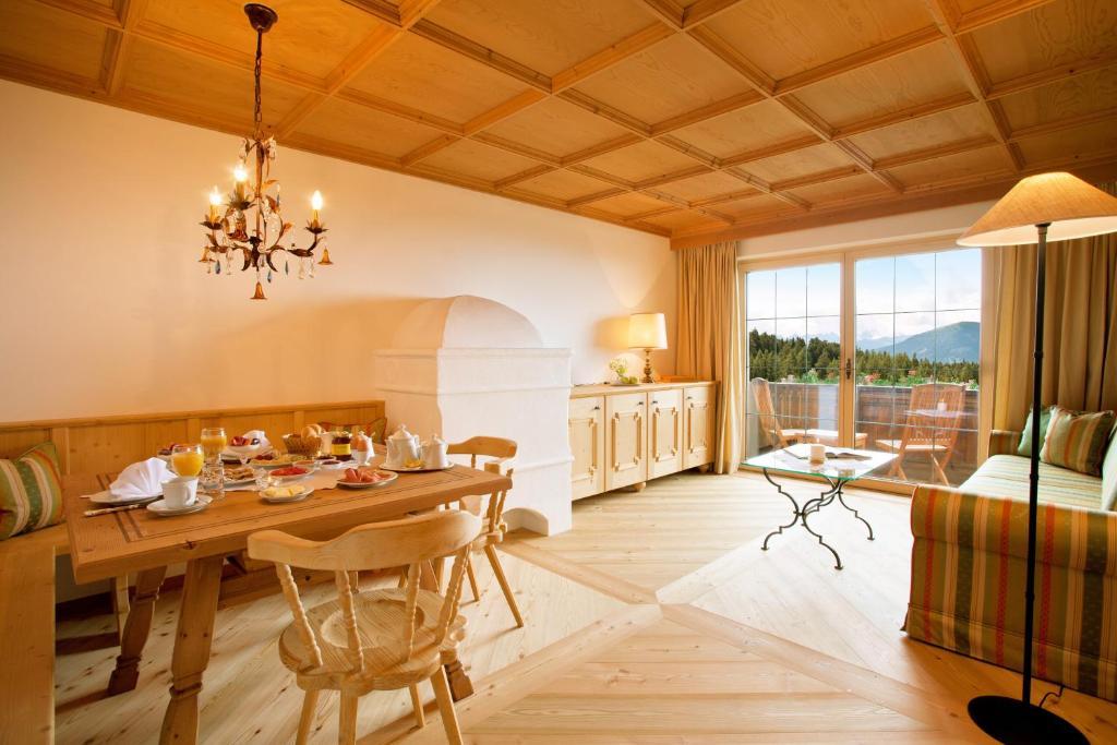 Hotel Laerchenhof Natur 제펠드 인 티롤 객실 사진